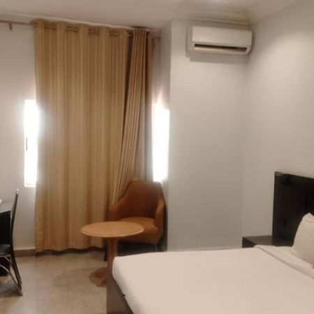 Jades Hotel Wupa Exterior photo