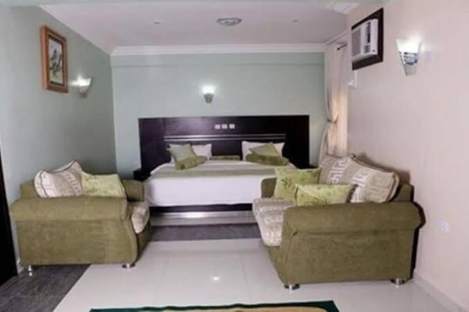 Jades Hotel Wupa Exterior photo