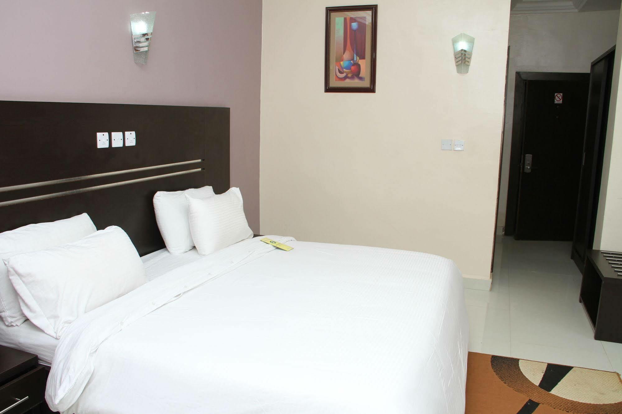 Jades Hotel Wupa Exterior photo