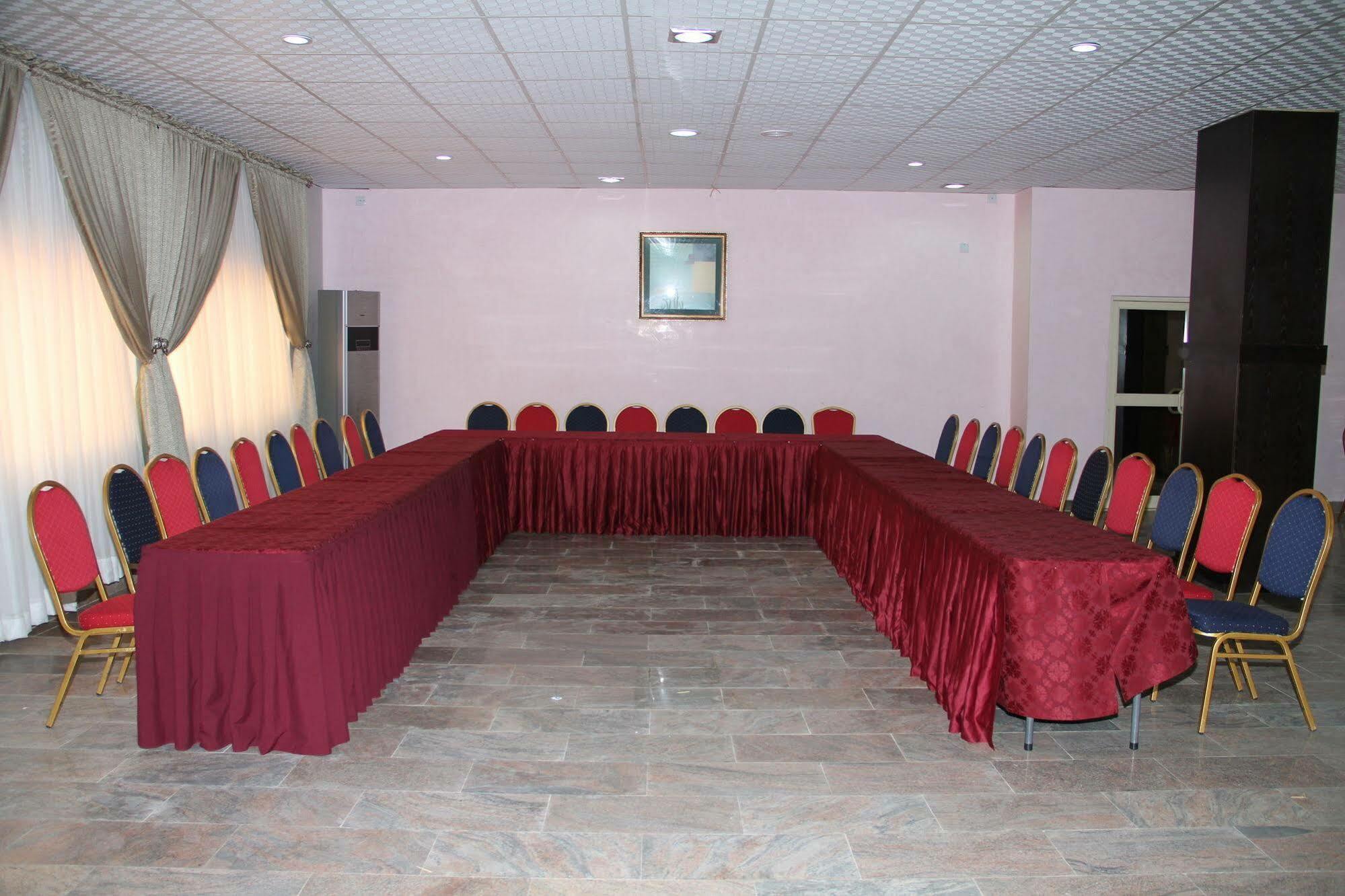 Jades Hotel Wupa Exterior photo